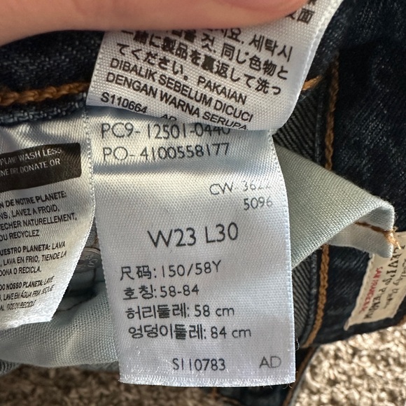 Levi's Dark Blue Cropped Jeans - Picture 4 of 4